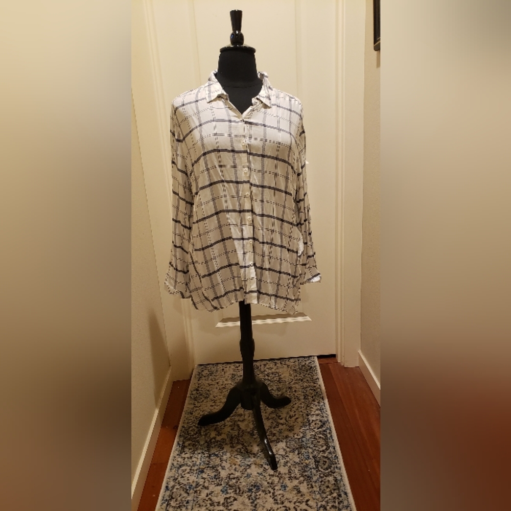 Alexander Jordan Womans Casual Button-Up Plaid White /Navy Long Shirt